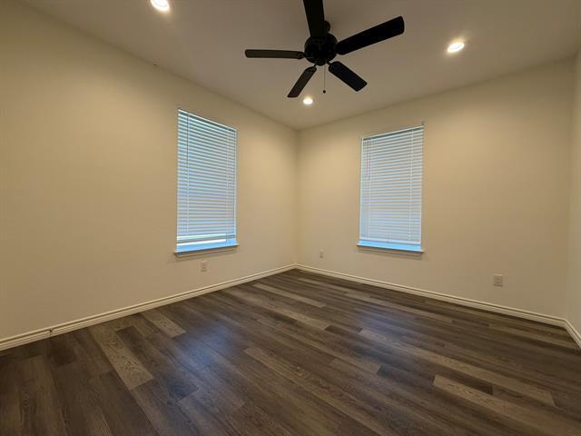 Building Photo - 613 W Parnell St