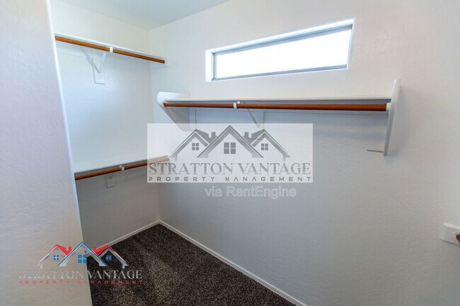 Building Photo - 1247 S Emmett Dr