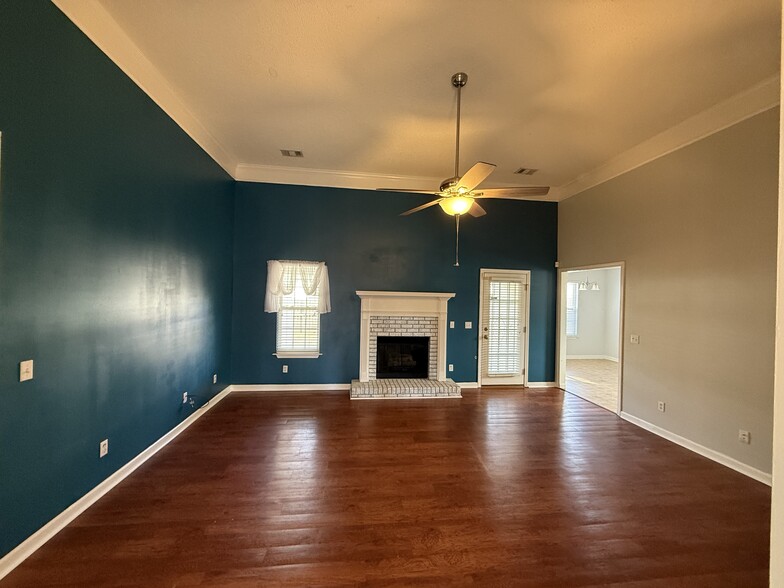 Building Photo - 100 Englewood Ct