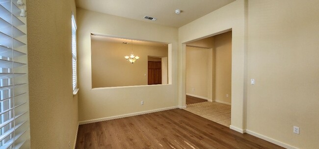 Building Photo - Beautiful Ideal Family Home: 3 Bedrooms, 2...