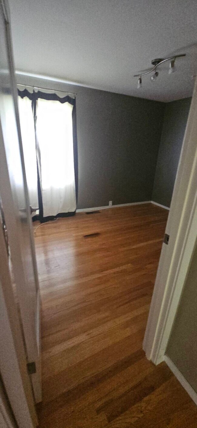 Building Photo - 16248 NE 29th St