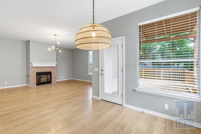 Building Photo - 4011 Travis Country Cir