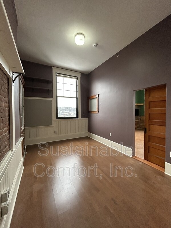 Building Photo - 28 Adams St