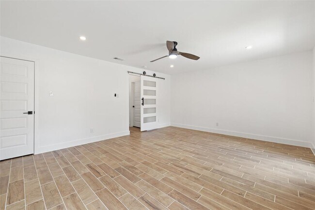 Building Photo - 1111 Spearson Ln