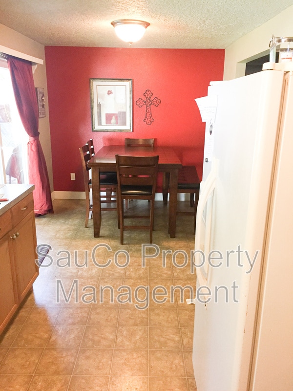 Building Photo - 22120 S Leslie Ave