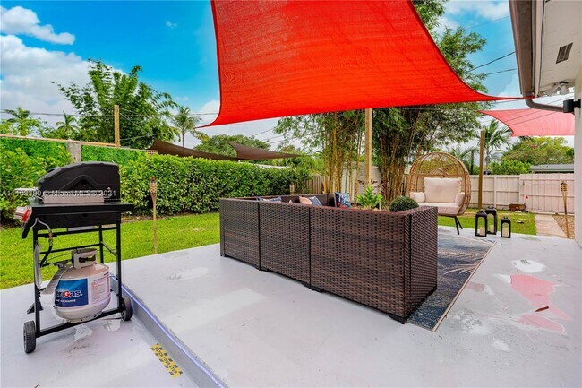 Building Photo - 1622 Mayo St