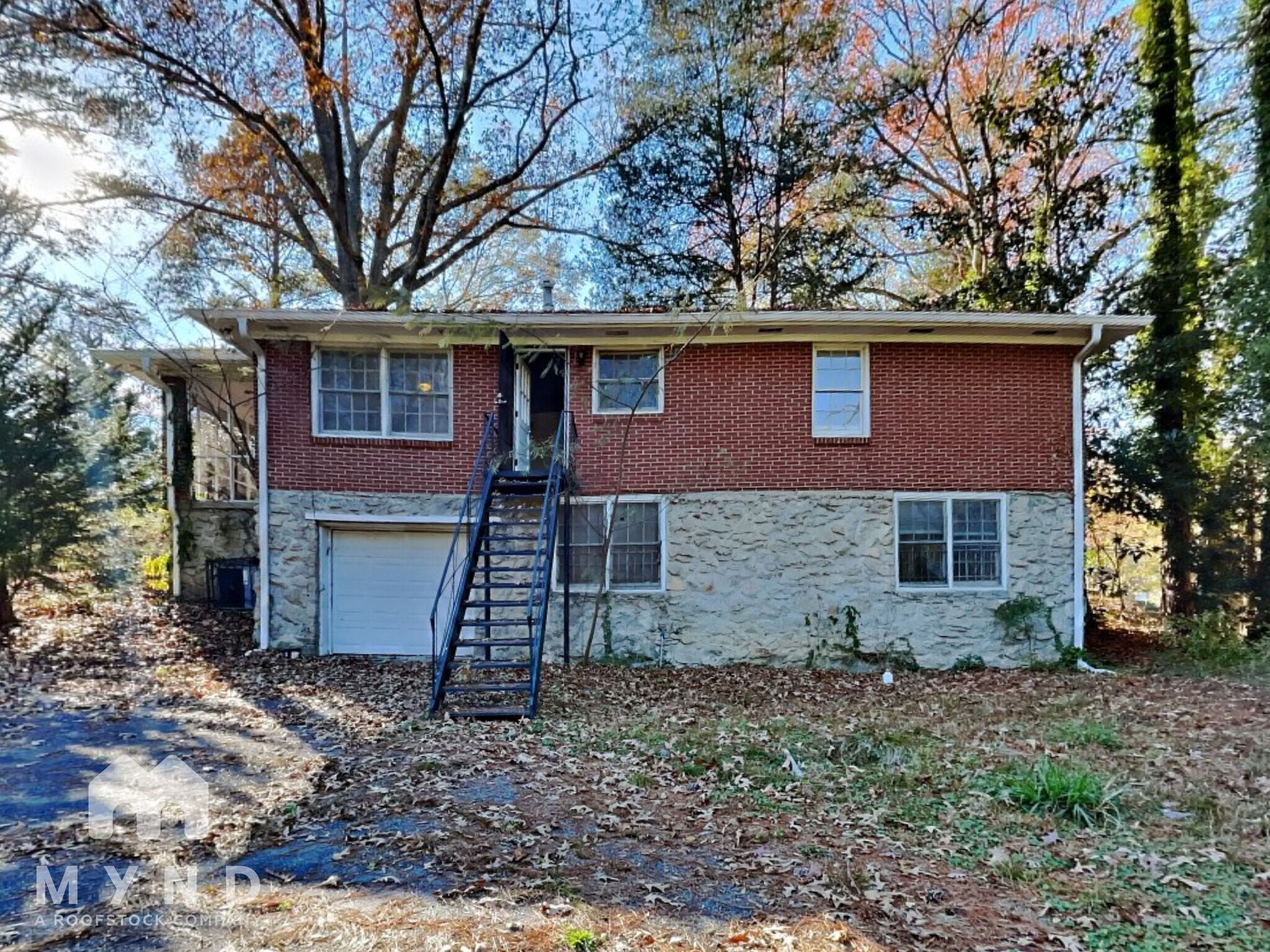 Building Photo - 990 Lynhurst Dr SW