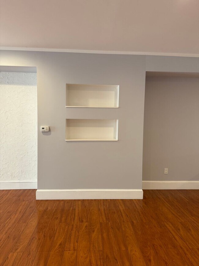 Building Photo - Spacious 3-Bedroom 1.5-Bathroom Home in Po...