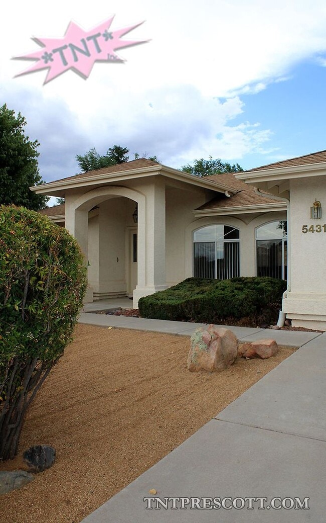 Building Photo - Home in Prescott Valley
