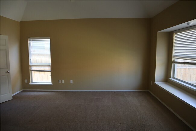 Building Photo - 9724 Old Field Dr