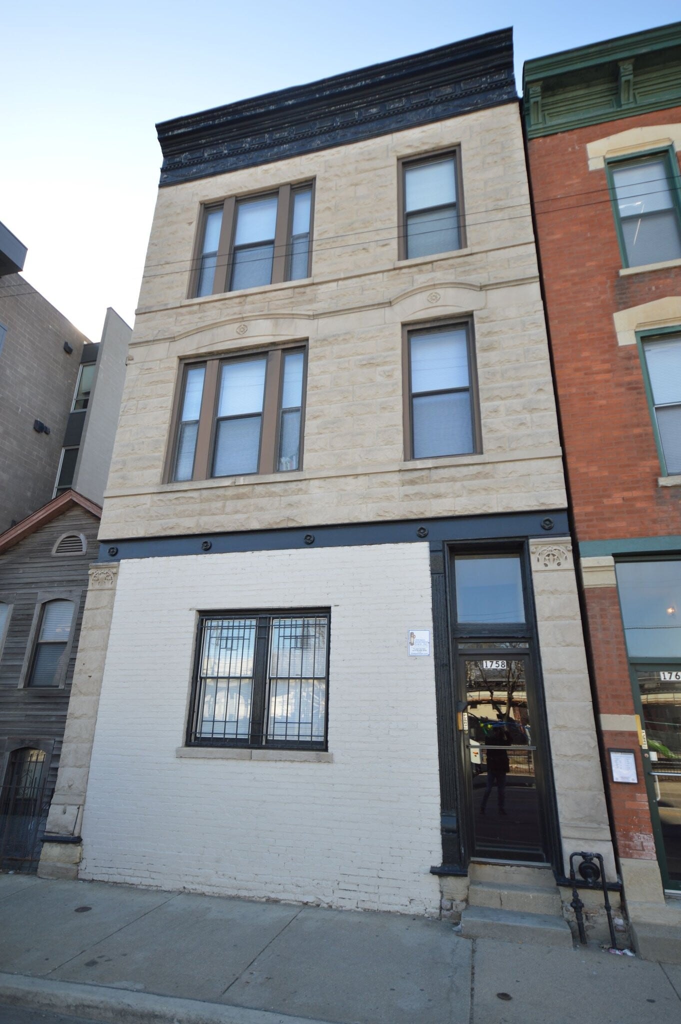 Building Photo - 1758 N Clybourn Ave