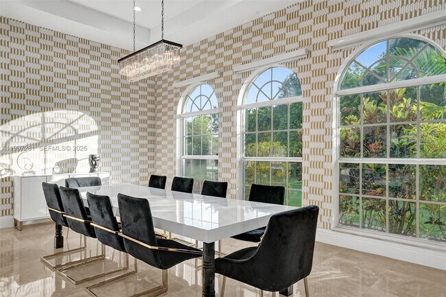 Building Photo - 13751 Pine Meadow Ct