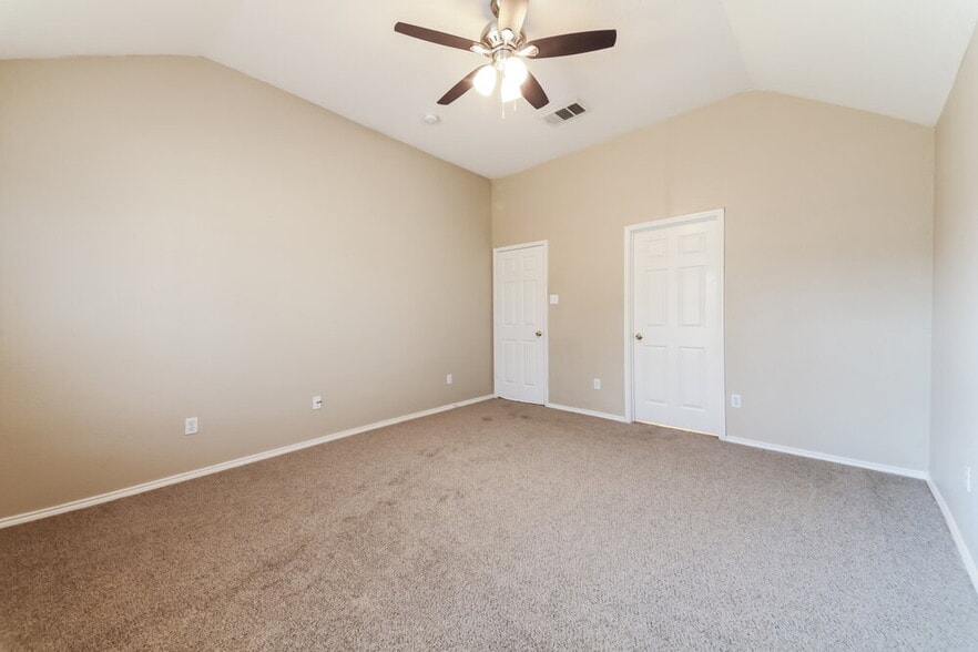 Building Photo - 3704 St Johns Dr