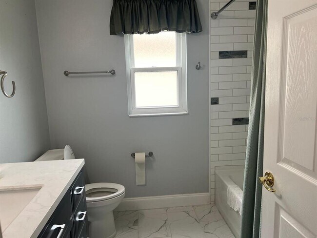 Building Photo - 3535 Somerset Cir