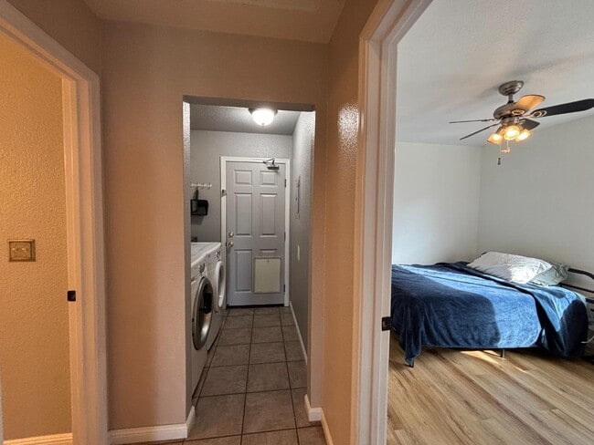 Building Photo - 1012 Freshwater Ct