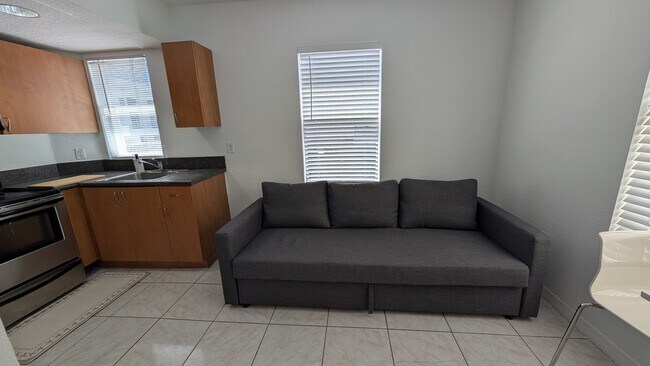 Building Photo - 7326 Collins Ave