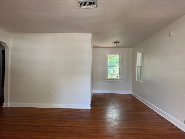 Building Photo - 3815 W De Leon St
