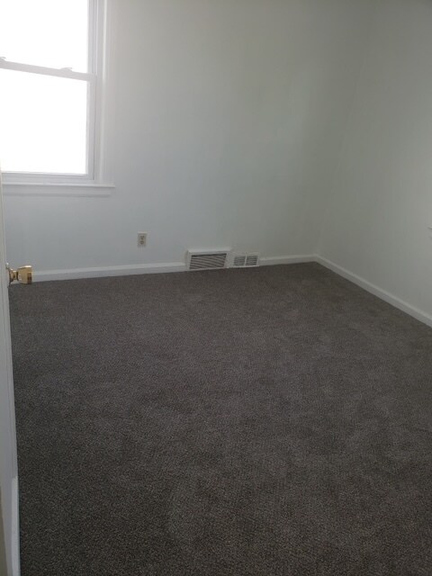 Building Photo - 51 Montfort Dr