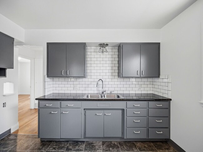 Building Photo - Charming Northwest Spokane Home | Minutes from Audubon Park & Downriver Golf Course