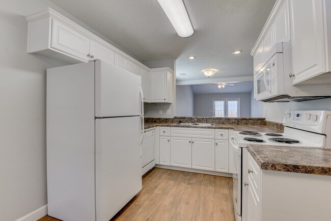 Building Photo - 1609 Bradley Way
