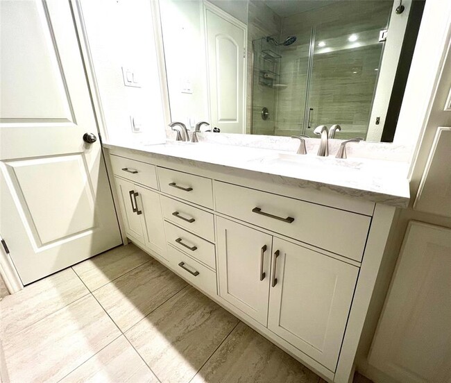 Building Photo - 8810 Mountain Path Cir