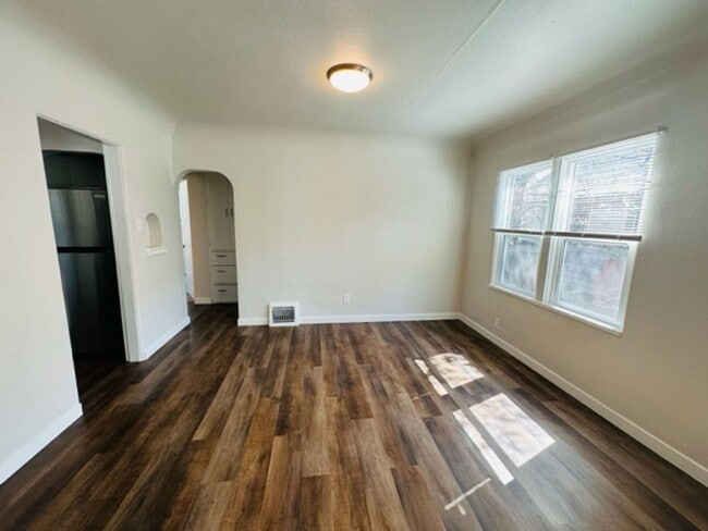 Building Photo - Adorable remodeled in 2023 2 bedroom 1 bathroom duplex available soon!