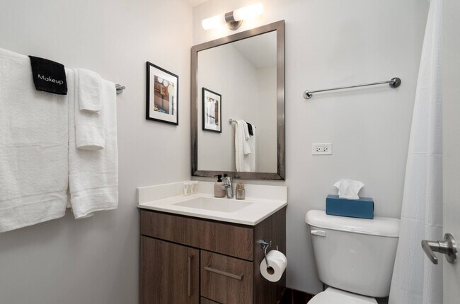 Building Photo - 901 S Ashland Ave