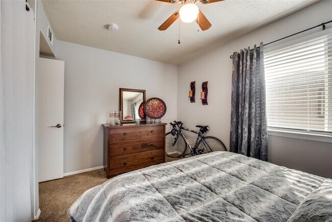 Building Photo - 4417 Westminster Dr