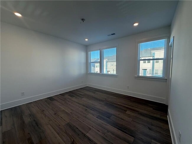 Building Photo - 1605 Aeslin Dr NW