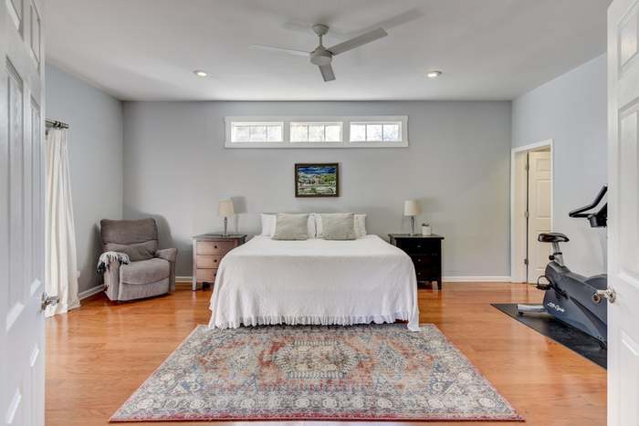 Building Photo - 939 Seymour Ave