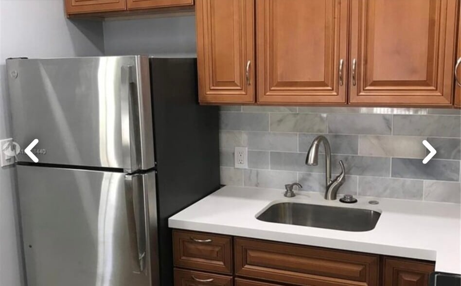 New kitchen faucet - 3049 NE 20th Ter