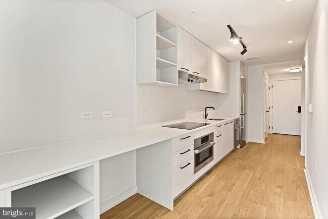 Building Photo - 1625 Eckington Pl NE