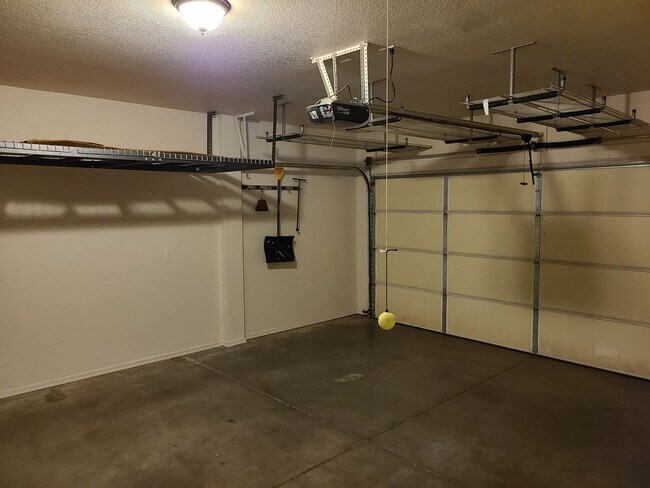 Building Photo - COMING SOON in August! Furnished Townhome in Boulder Pointe with All Utilities included - 3 bedro...