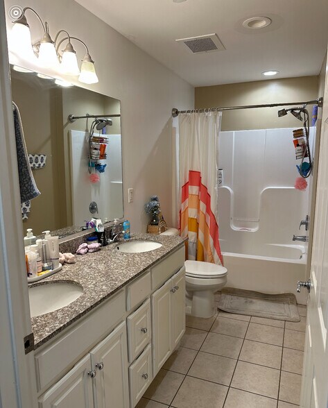 Building Photo - 2008 Millennium Pl