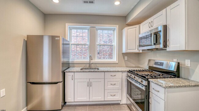 Building Photo - 103 N Harvard Ave