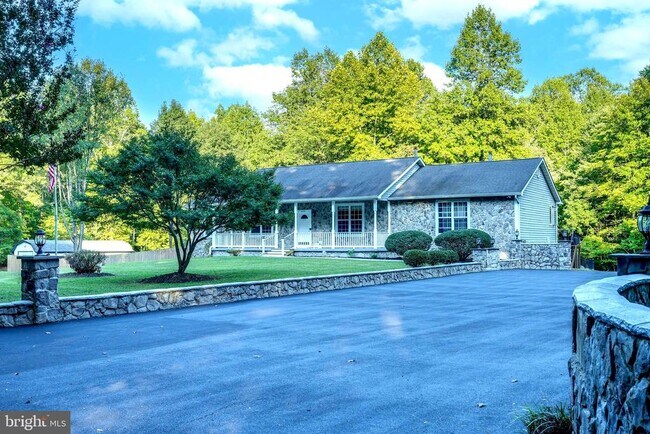 Building Photo - 6200 Ben Creek Rd