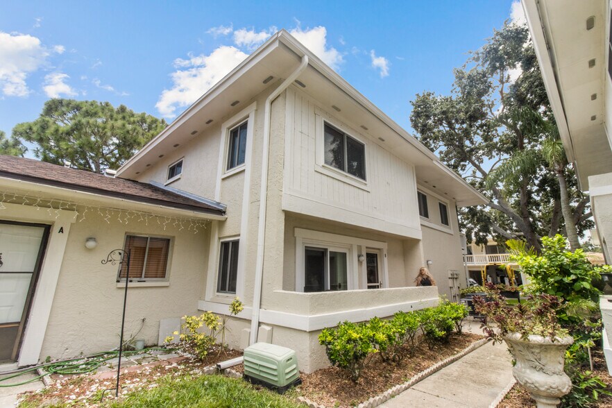 Building Photo - 2945 Bough Ave