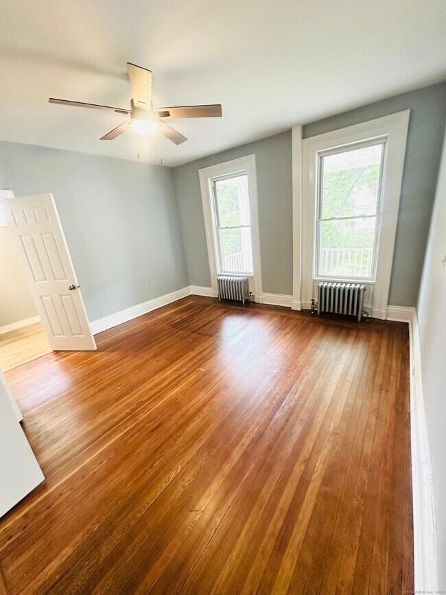 Building Photo - 576 Winthrop Ave