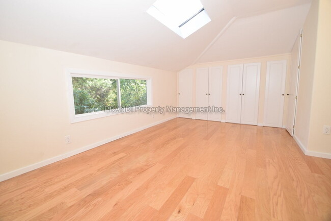 Building Photo - Adorable Home in Ideal San Anselmo Neighbo...