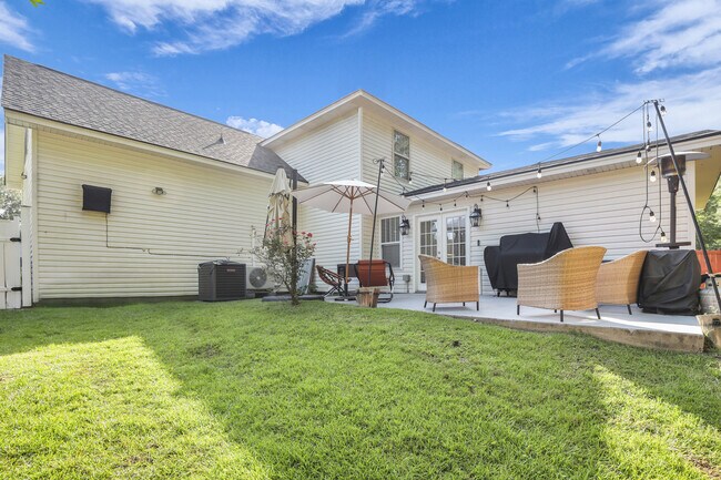 Building Photo - 136 Meadowside Ln