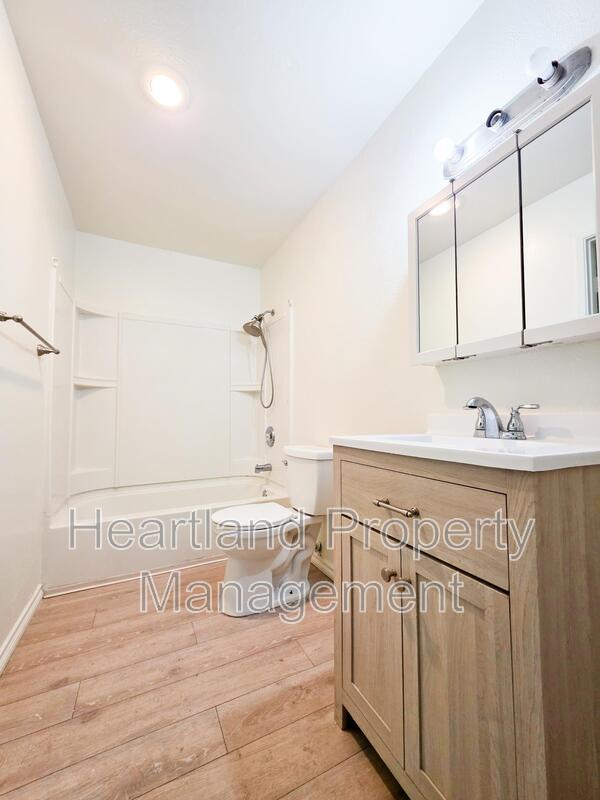 Building Photo - 490 Fourth Avenue