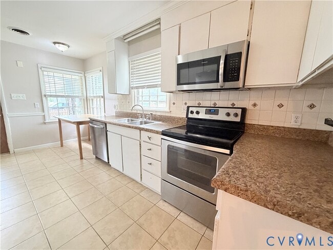 Building Photo - 6255 Debora Dr