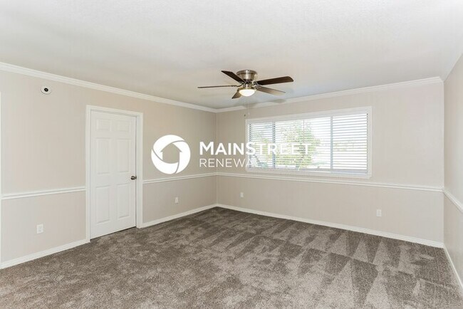 Building Photo - 817 Barcelona Cir