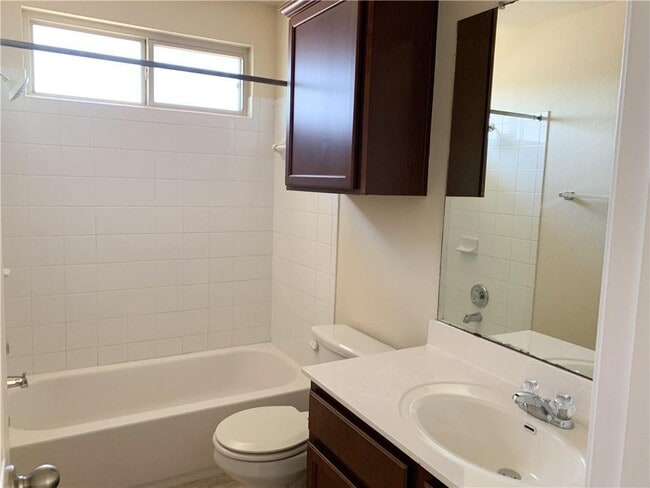 Building Photo - 410 Old Peak Rd