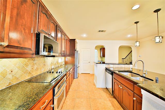 Building Photo - 778 Fall River Dr