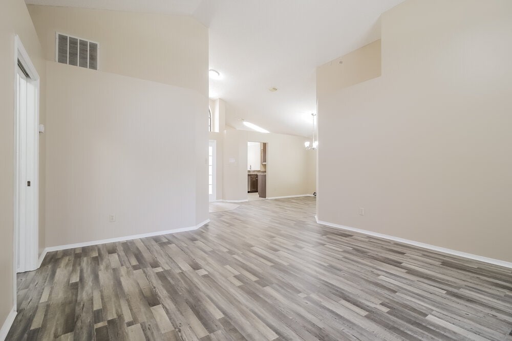 Building Photo - 164 Lakebreeze Cir