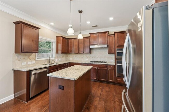 Building Photo - 6370 Shiloh Woods Dr