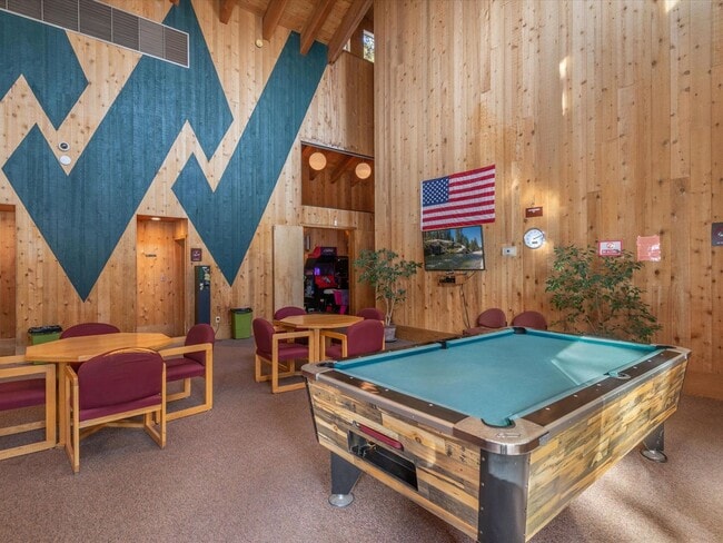 Building Photo - SKI LEASE:  Updated Townhome in Wooded, Central North Lake Location!