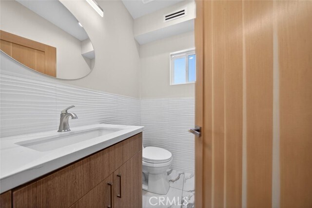 Building Photo - 8334 Calvin Ave