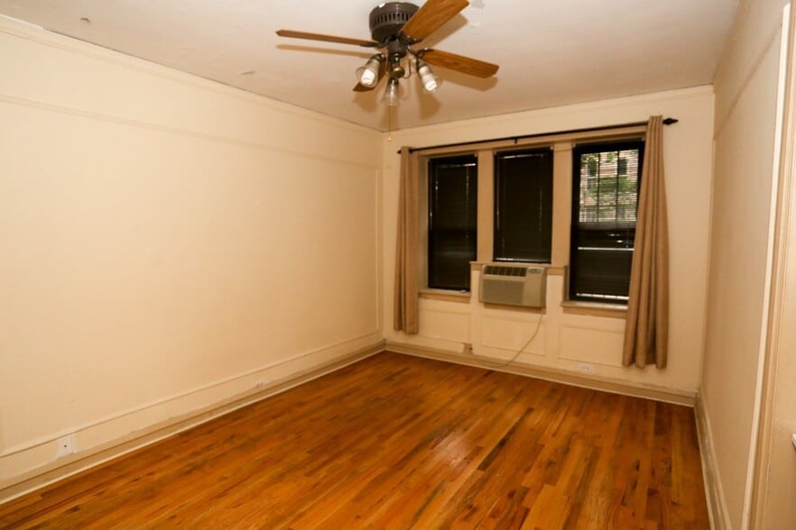 Building Photo - 843 W Wolfram St